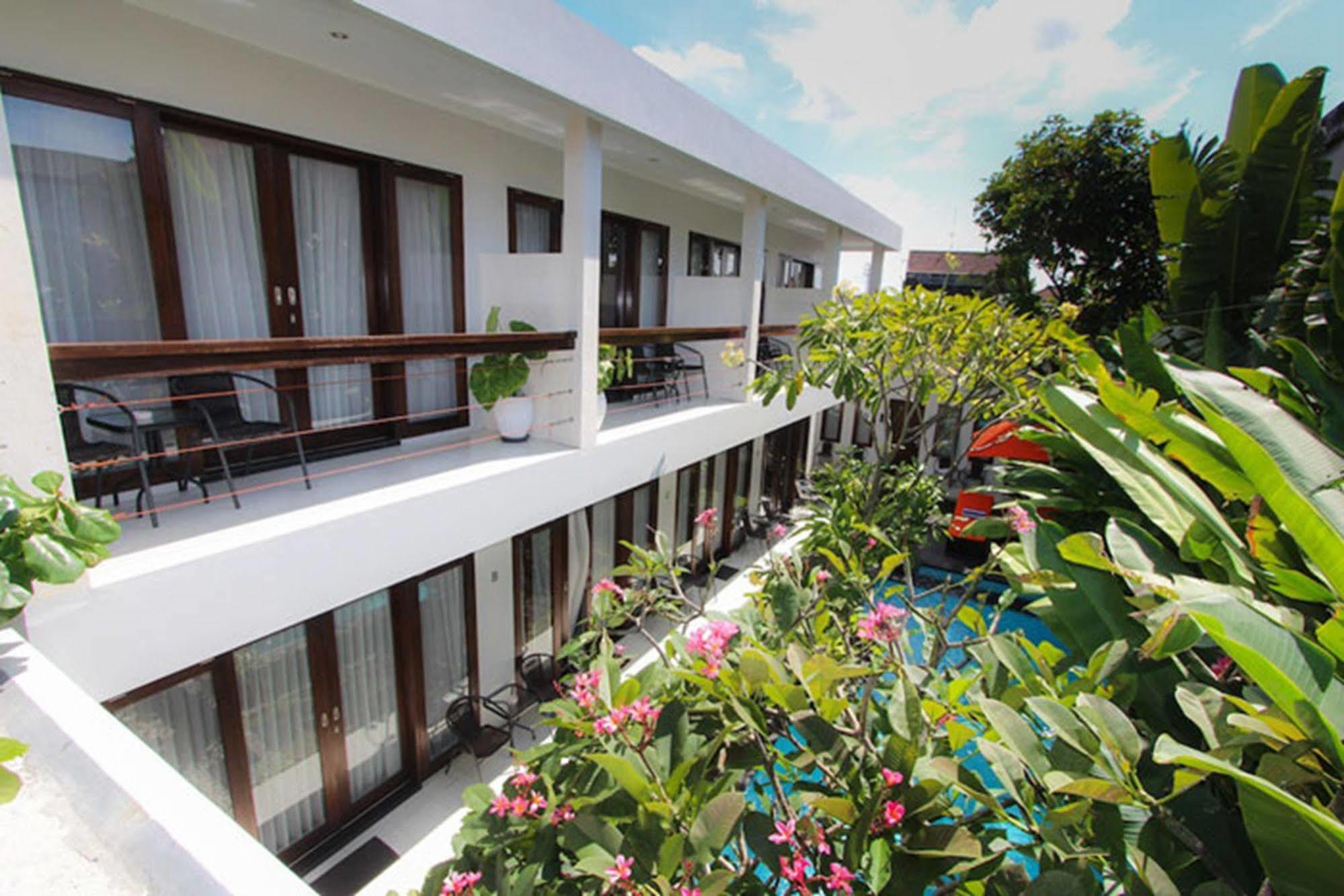 The Pavilion Hotel Kuta Kuta  Exterior photo